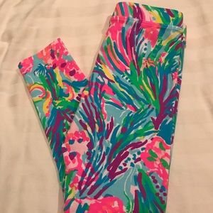 Girls small (4-5) Lilly Pulitzer Capri leggings.